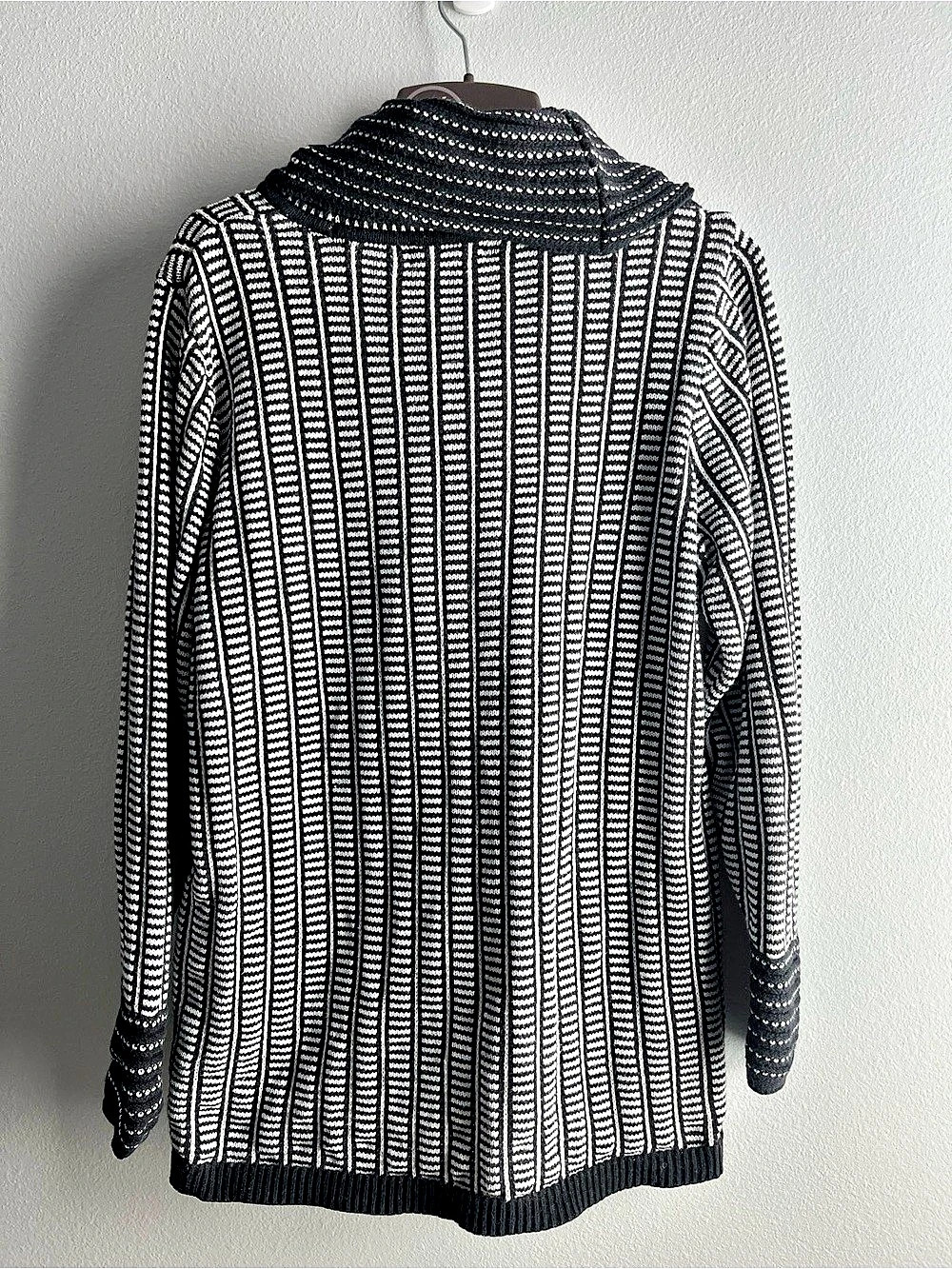 Calvin Klein Black & White Patterned Cowl Neck Sweater Medium - Picture 4 of 7